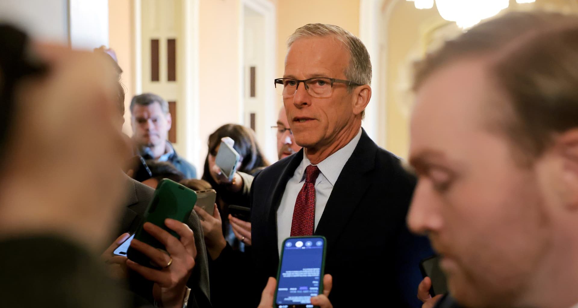 Government shutdown: Republicans mull escape hatch