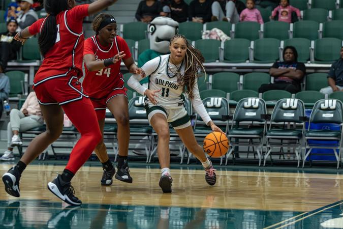 Williams Stars In ASUN Opener Against Austin Peay