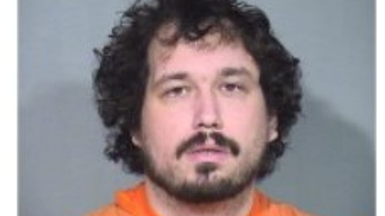 Suburban Chicago man accused in attempted murder of gas station clerk, police say