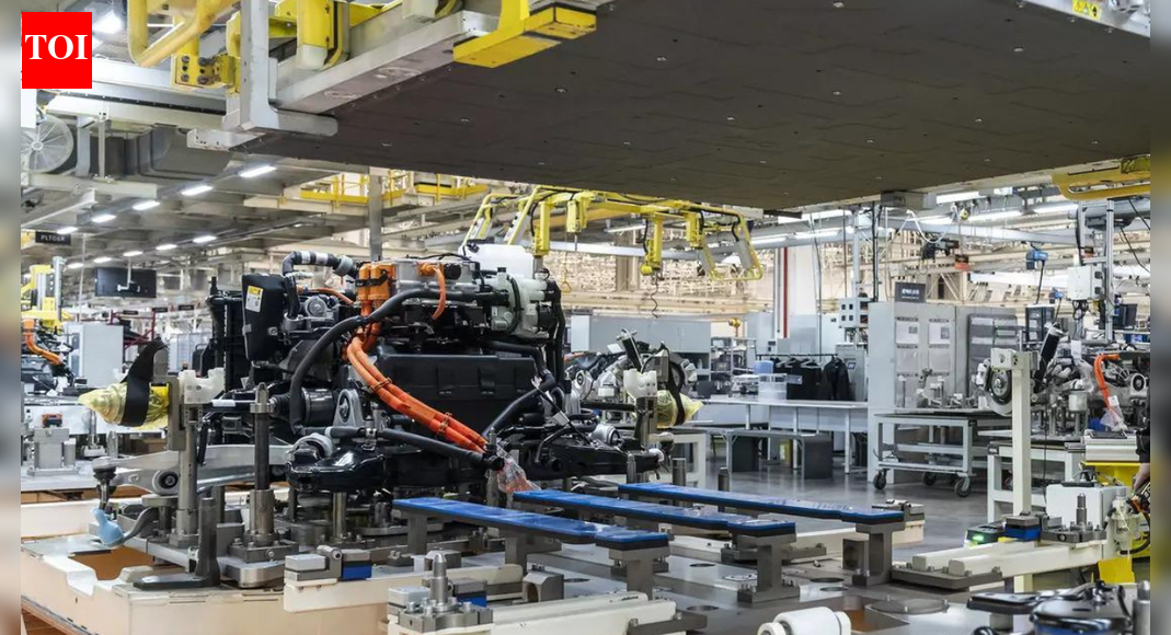 US manufacturing: ISM index records yearly low in December; activity contracts for 10th straight month