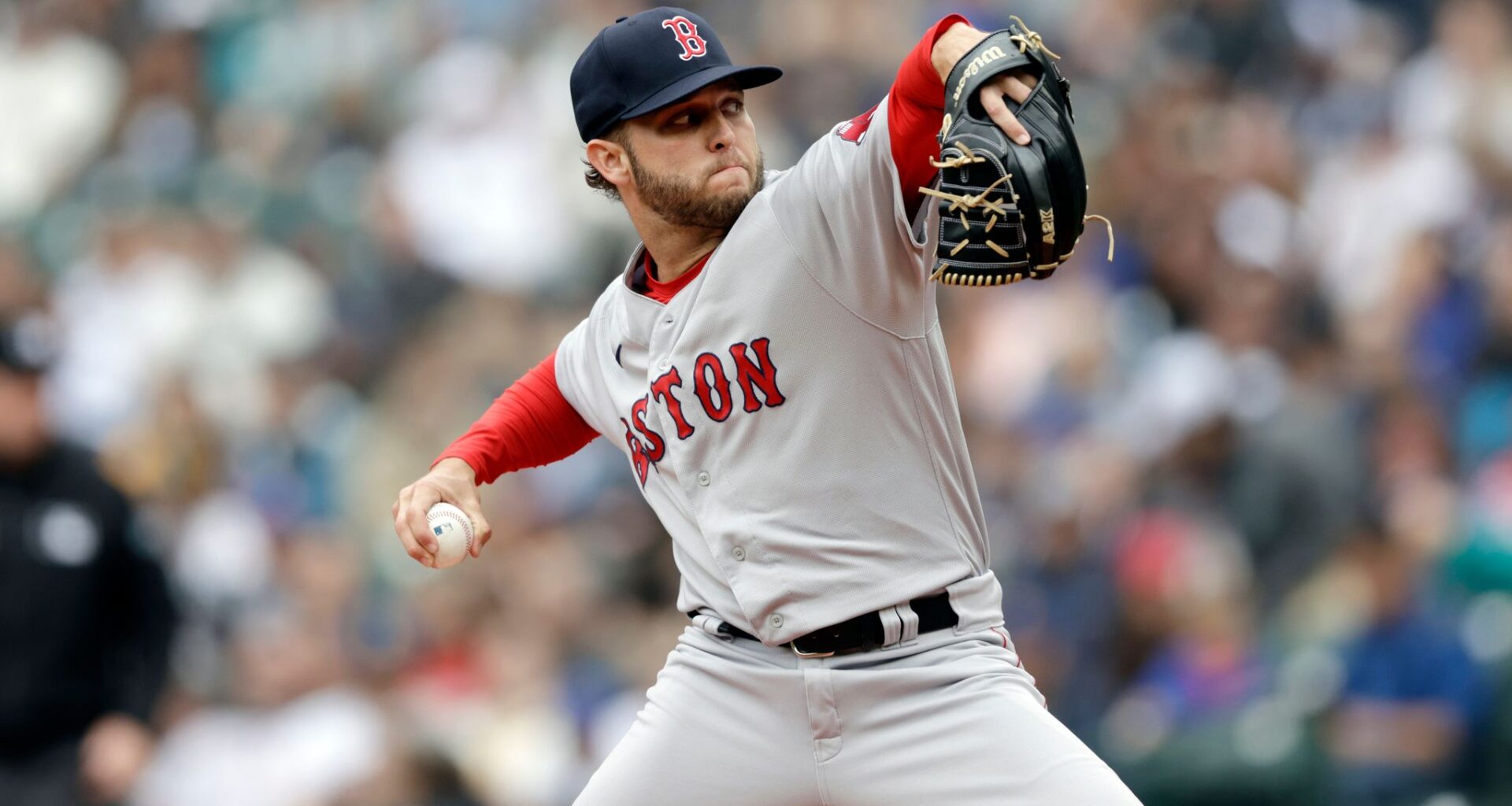 Right-hander Kutter Crawford and Red Sox agree to $2.75 million, 1-year deal, avoid arbitration
