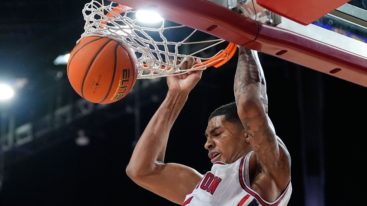 Kingston Flemings scores 23 points, leads No. 7 Houston to 69-65 win over No. 14 Texas Tech