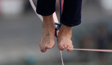 Fatal helicopter crash ignites criticism of slacklining oversight