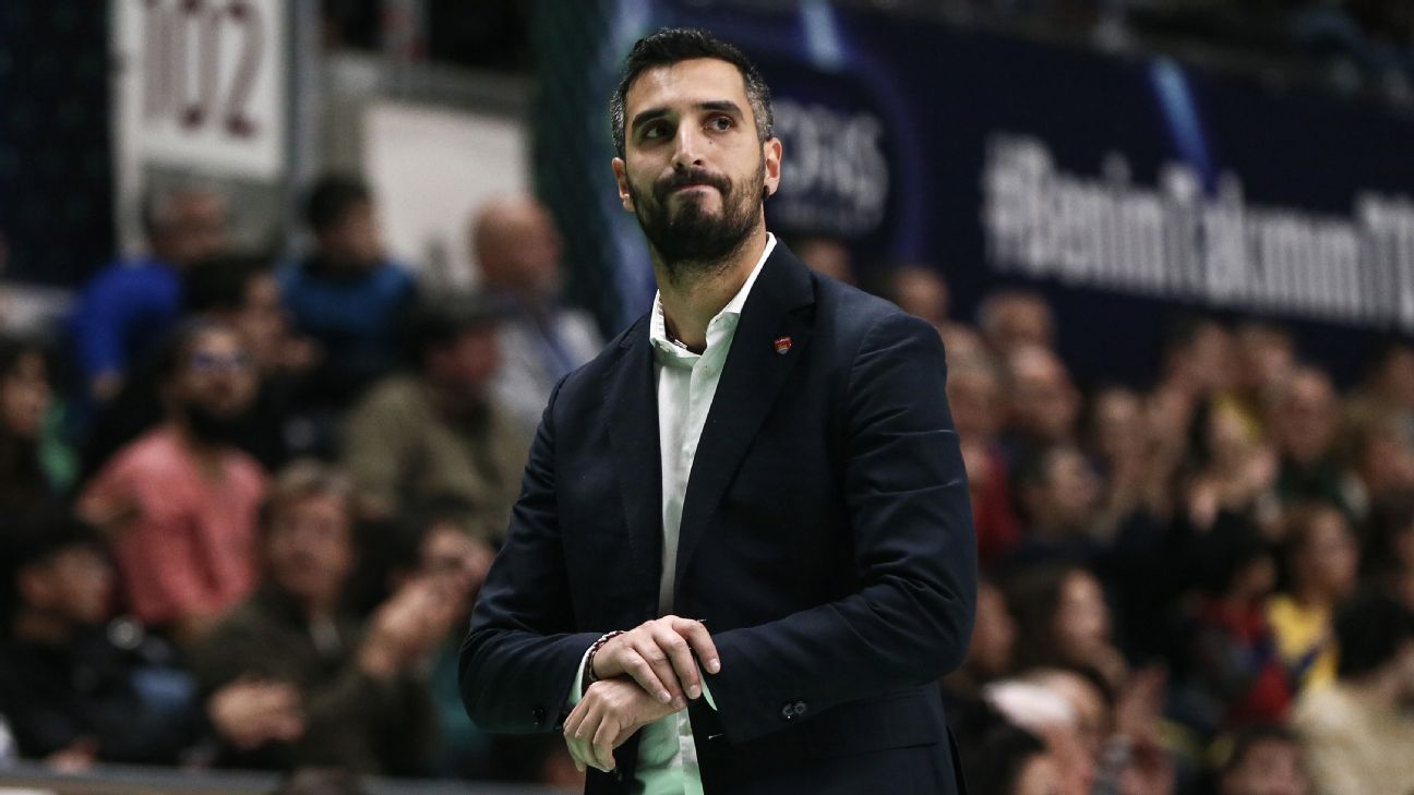 Italian team, with 1 player on court, forfeits European game