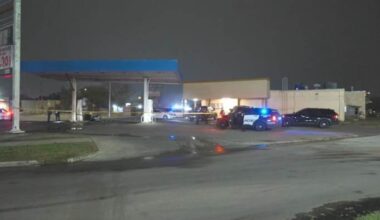 Man in critical condition after shooting at Southeast Houston gas station