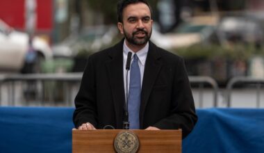 Mamdani doubles down amid criticism he was slow to condemn pro-Hamas chants at Queens synagogue