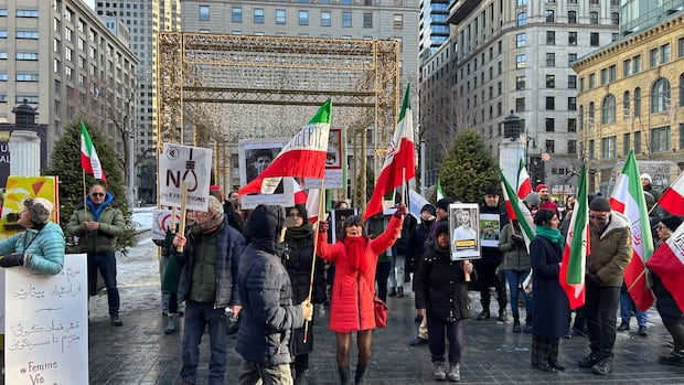 Montrealers rally in support of Iranian people amid anti-regime protests, internet blackout in Iran