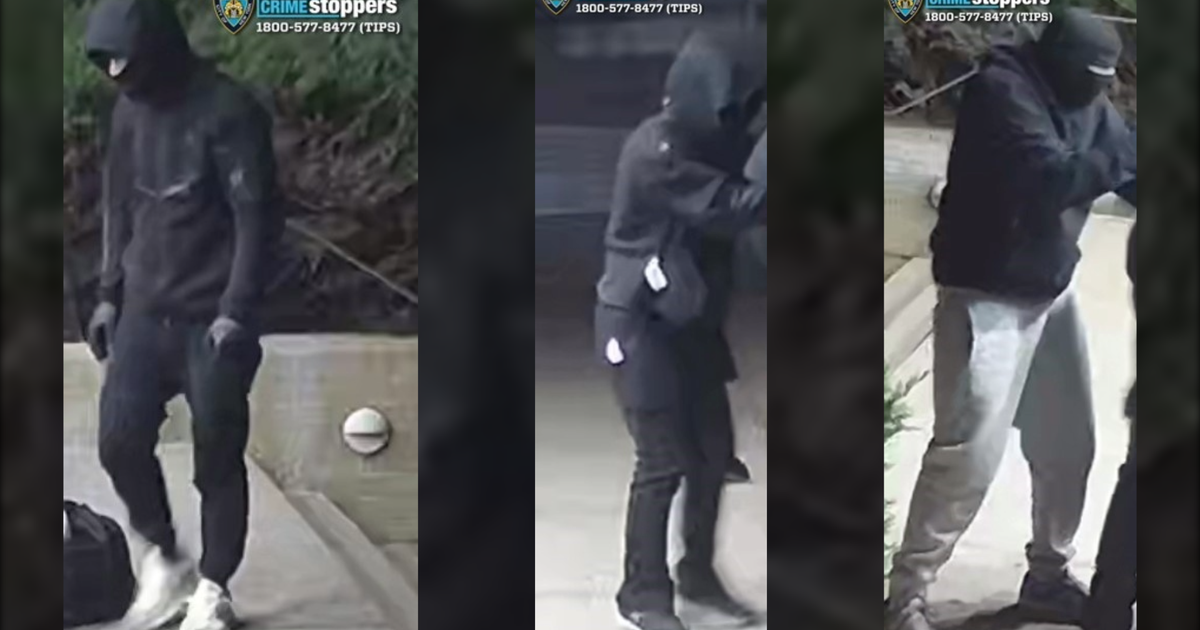 NYPD searching for suspects in Bronx gunpoint robbery