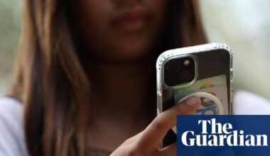Meta blocked nearly 550,000 accounts in first days of Australia’s under-16s social media ban | Social media ban