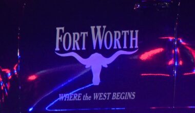Fort Worth SWAT takes suspect into custody after morning standoff