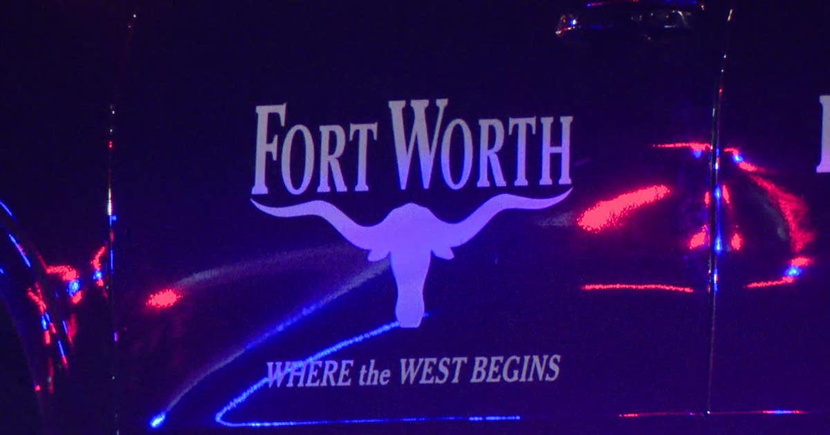Fort Worth SWAT takes suspect into custody after morning standoff