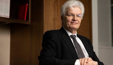 Former vice chancellor to lead University of Melbourne after Emma Johnston death