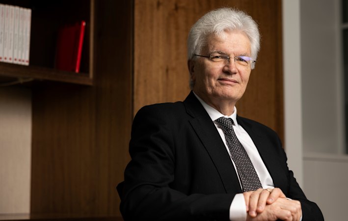 Former vice chancellor to lead University of Melbourne after Emma Johnston death