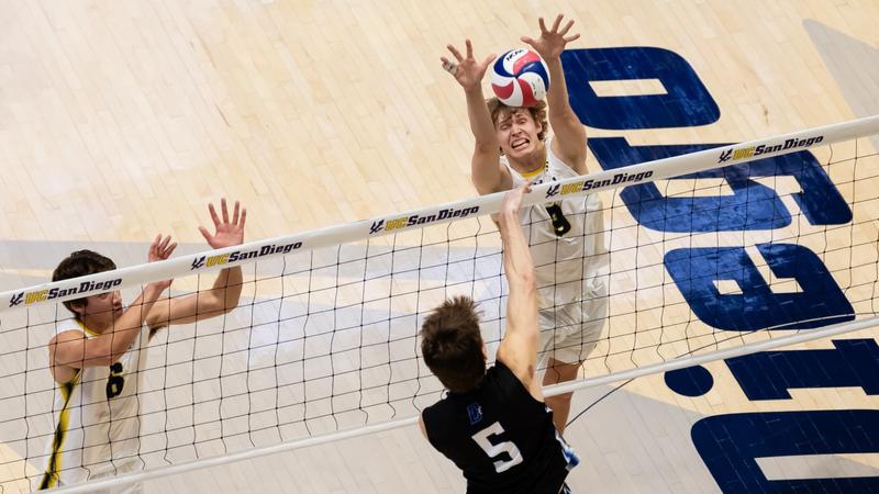 Tritons Sweep Hawks - UC San Diego