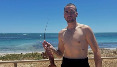 Perth diver describes moment he realised his boat had gone missing