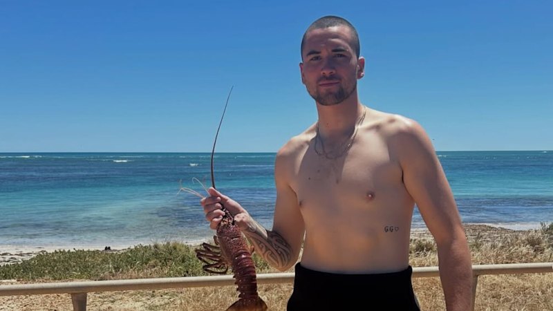 Perth diver describes moment he realised his boat had gone missing