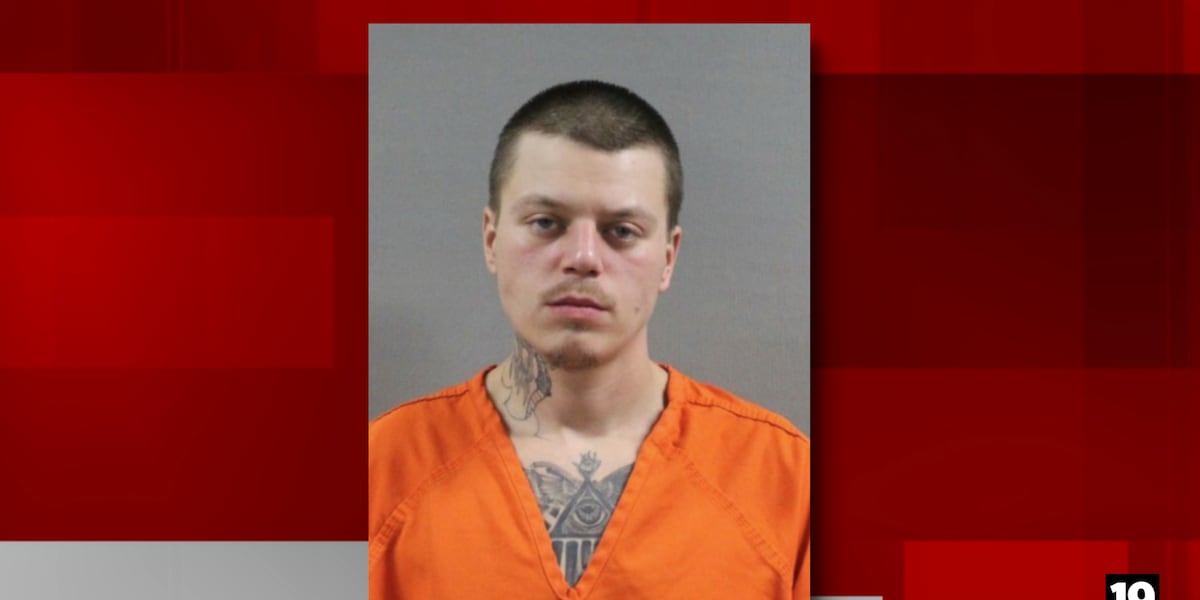 New Philadelphia man speeds away from Dollar General robbery with 2 kids in car, deputies say