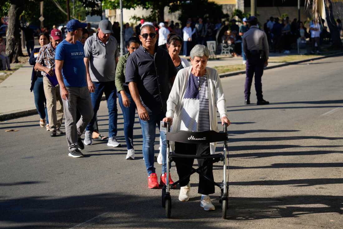 Cubans line up for appointments at the U.S. embassy in Havana, Cuba, on Jan. 8.