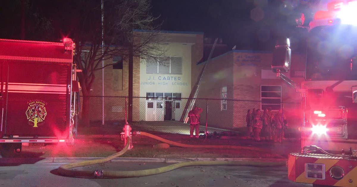Multiple fires inside vacant Arlington middle school deemed 'suspicious'
