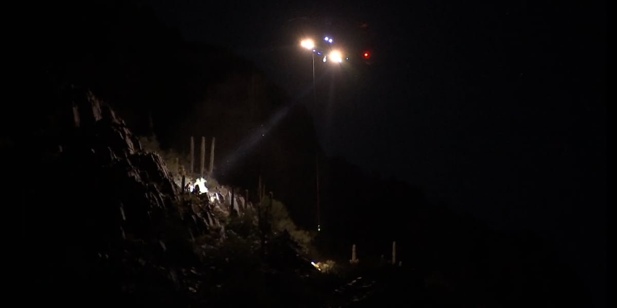 2 hikers rescued off Piestewa Peak in Phoenix