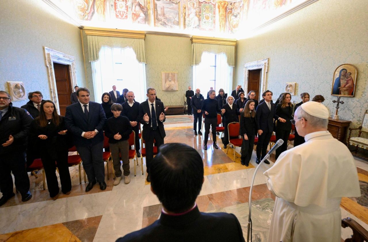 Pope Leo meets families of victims of Crans-Montana fire