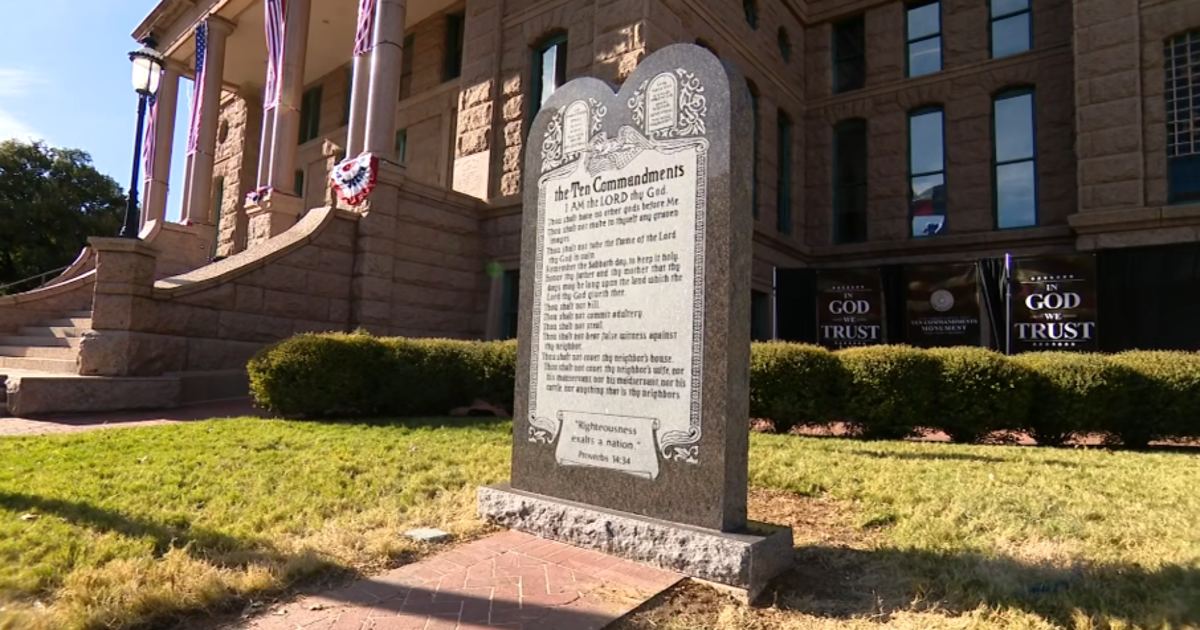 Ten Commandment monument unveiling draws supporters, critics in Texas