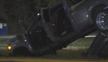 Police search for driver in deadly crash in Houston’s southside