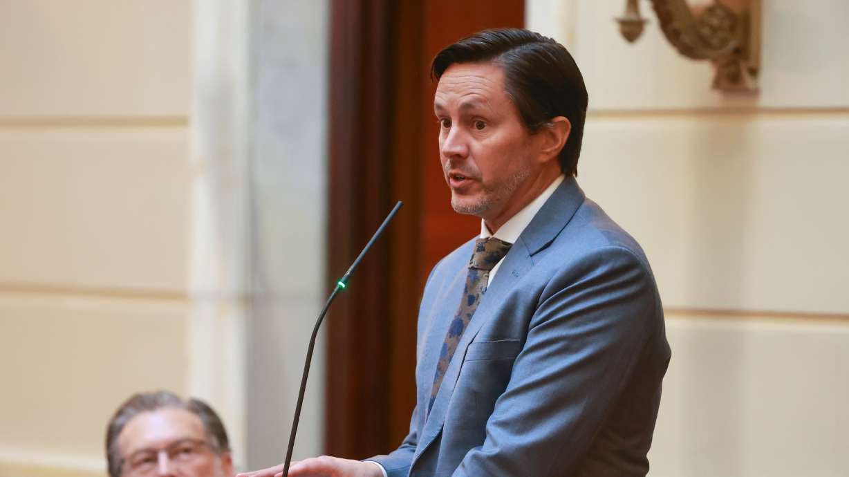 iPhone vs. Android? This lawmaker wants Utah to officially weigh in