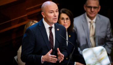 Cox urges lawmakers to have virtue as national leaders make 'a mockery' of it