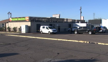 Shooting leaves man dead in west Phoenix