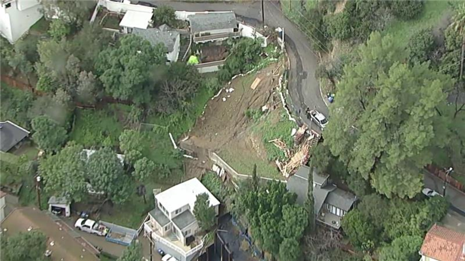 Thousands without power across Los Angeles