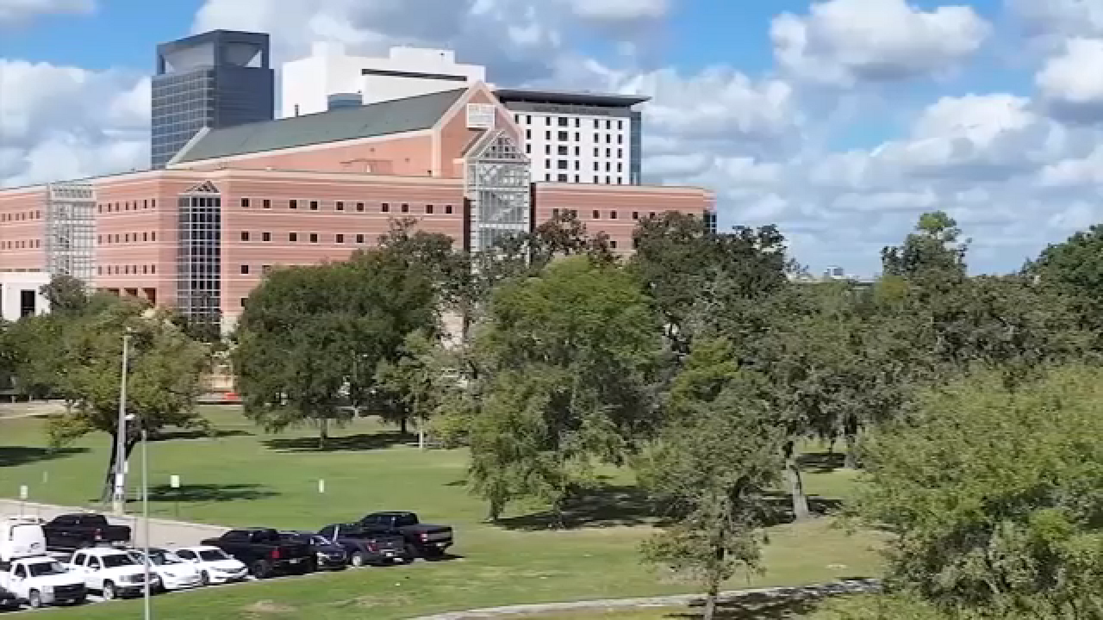 Community group forms to oppose planned Hermann Park land condemnation for hospital expansion