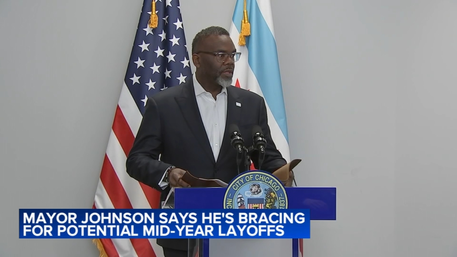 Chicago Mayor Brandon Johnson warns layoffs could come mid-year after alternative budget passed; aldermen push back