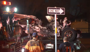 2 18-year-olds killed in fiery crash after crashing into freeway sign off the South Loop near Telephone Road, HPD says