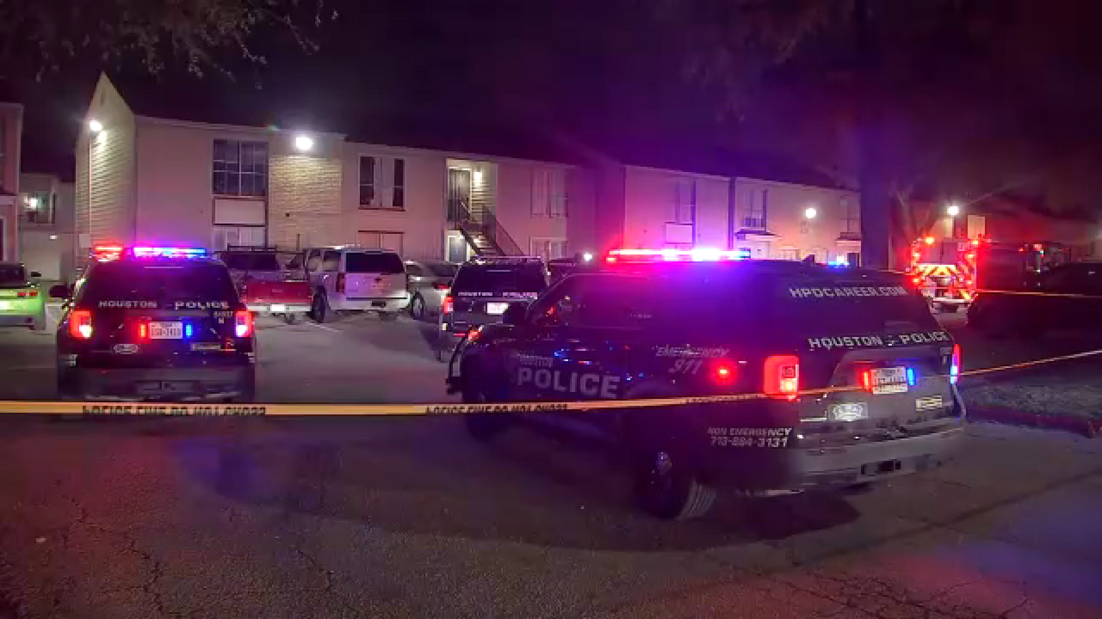 Woman shot to death while 3 children were inside apartment on W. Tidwell in northwest Houston, police say