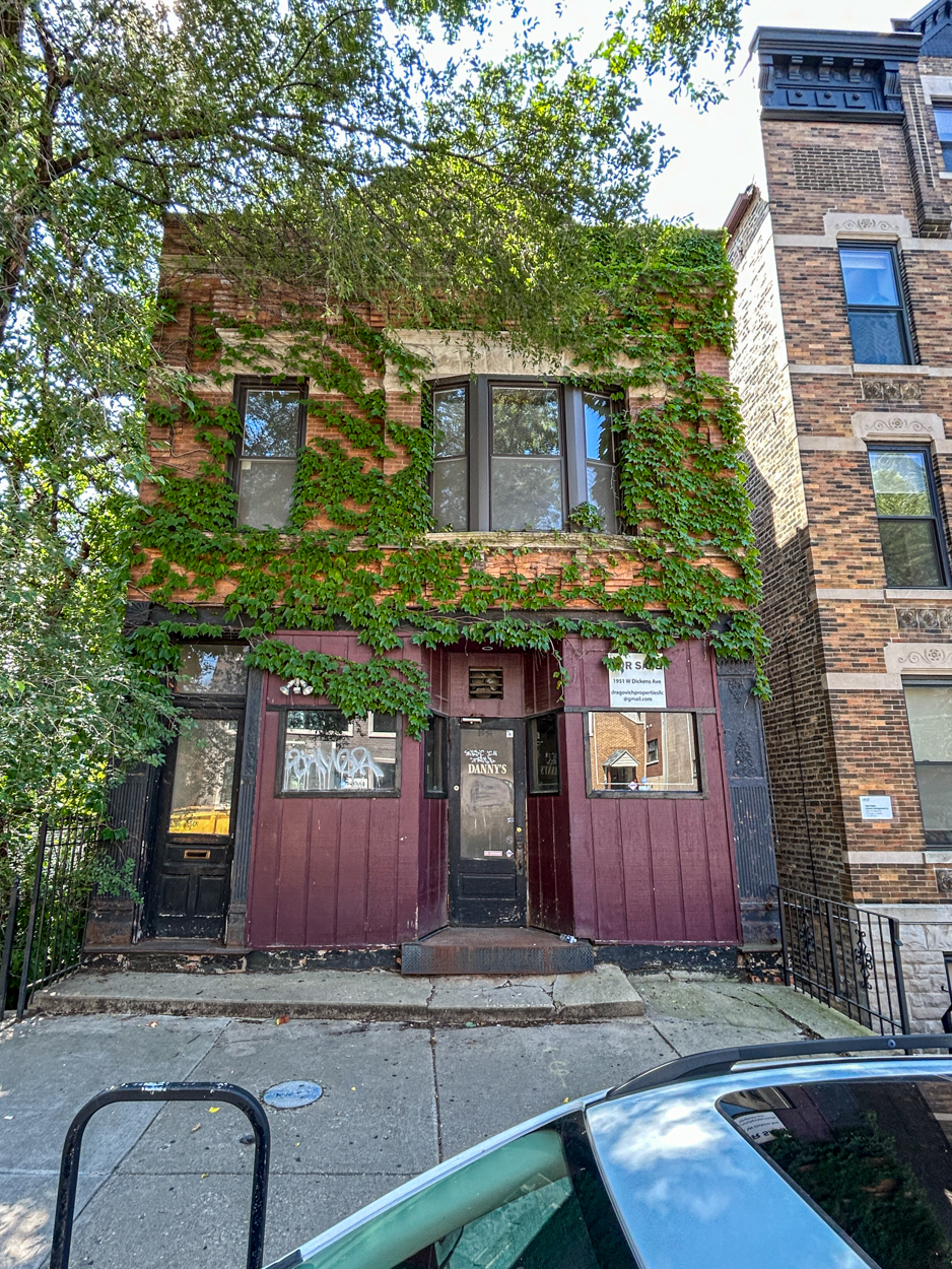 1951 West Dickens Avenue demolition permitted