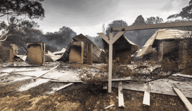 State faces ‘catastrophic’ conditions; fires continue to burn at Longwood, Thologolong; mercury set to reach 40 degrees