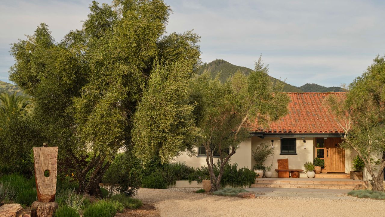 A modern Cotswolds-style farmhouse in California’s wine region complete with a hidden teahouse