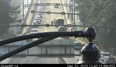 Crews cleared multi-vehicle crash blocking Lions Gate Bridge southbound