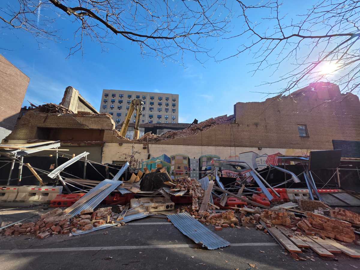 Contractor suspended following Burnside Avenue demollition collapse – Bronx Times