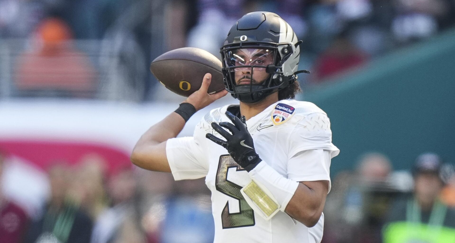 Dante Moore Will Return to Oregon, Forgo 2026 NFL Draft Amid Dylan Raiola Transfer