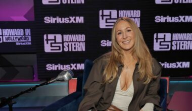 Nikki Glaser Reveals What Jokes Didn't Make The Golden Globes Monologue