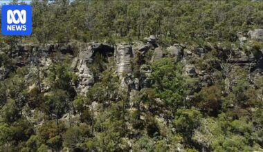 Rock climber dies in fall at Sand River, Buckland, in Tasmania's south-east