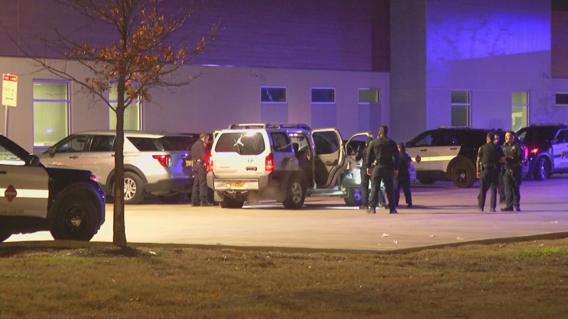 Three men injured in highway shooting on San Antonio’s west side, police say