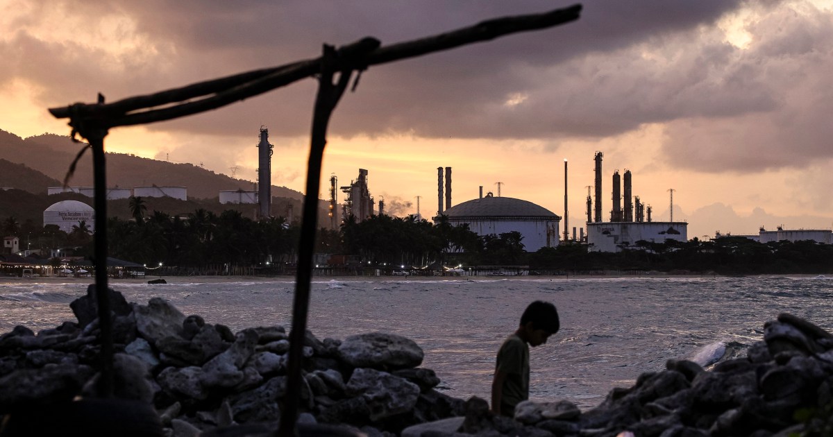 Trump says U.S. may reimburse oil companies if they rebuild Venezuela's infrastructure