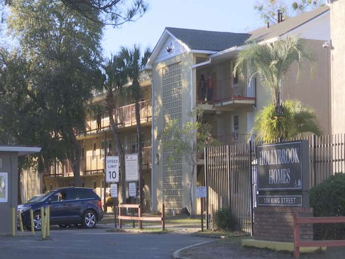 Residents at Jacksonville housing complex voice concerns amid plummeting temperatures; ‘we have no heat’