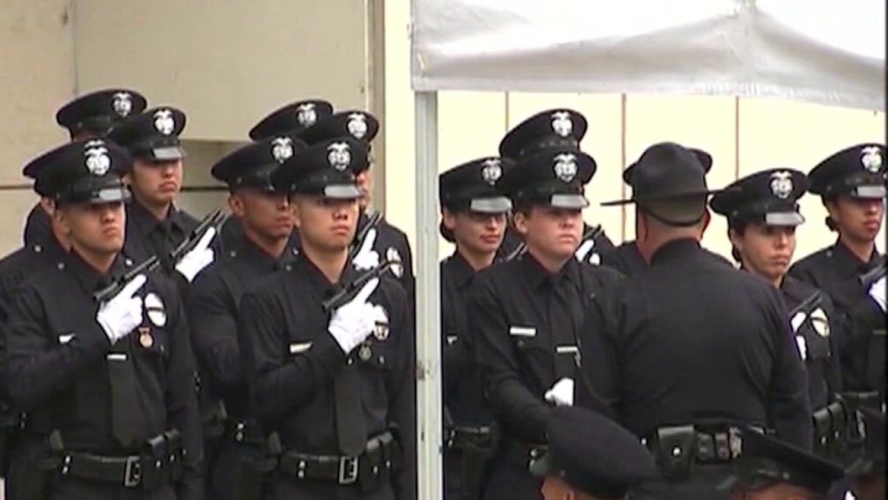 City Council approves hiring more LAPD officers