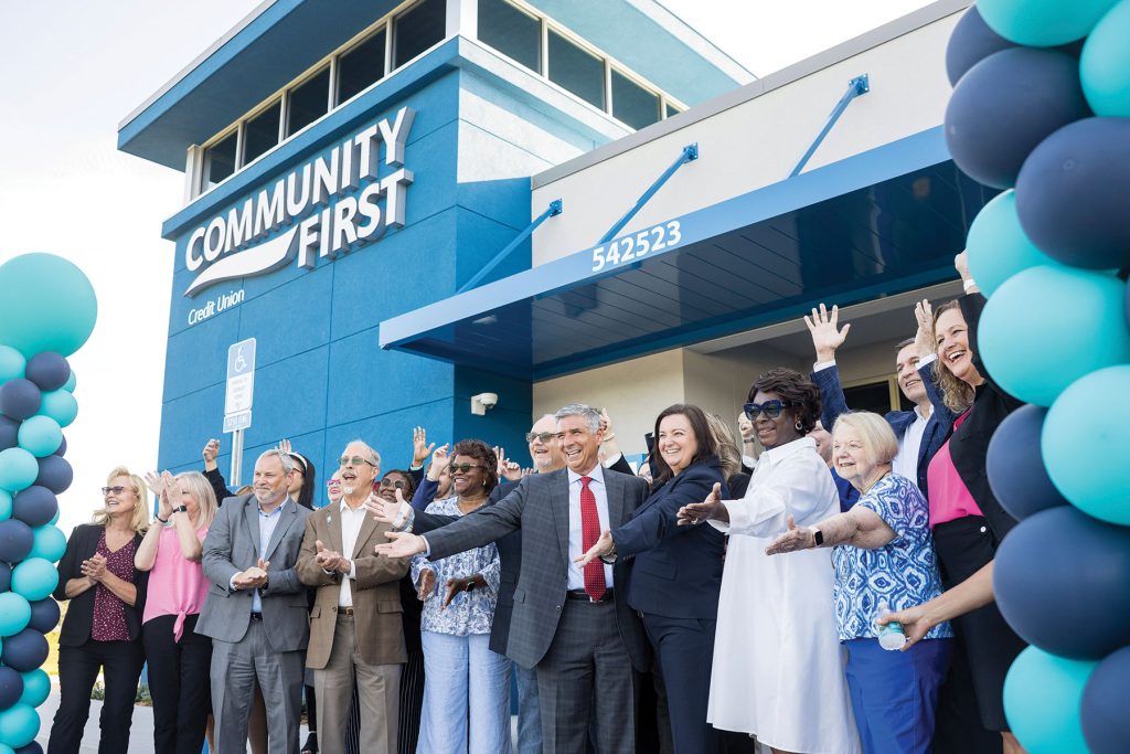 Ribbon Cutting of new Community First Branch in Callahan, FL