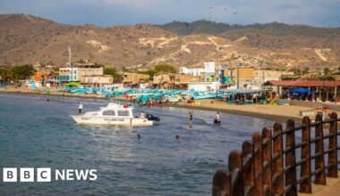 Five severed heads displayed on Ecuador beach