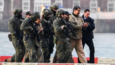 Maduro taken off helicopter in New York on way to court – video